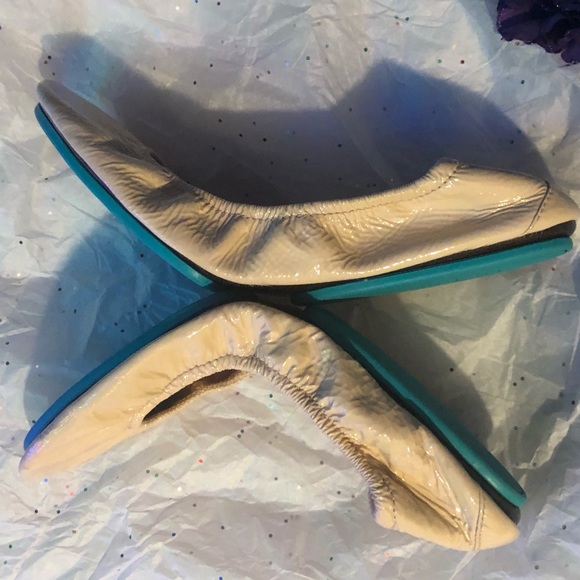 GUC Size 9 Tieks Nude Patent Flats - Picture 3 of 8